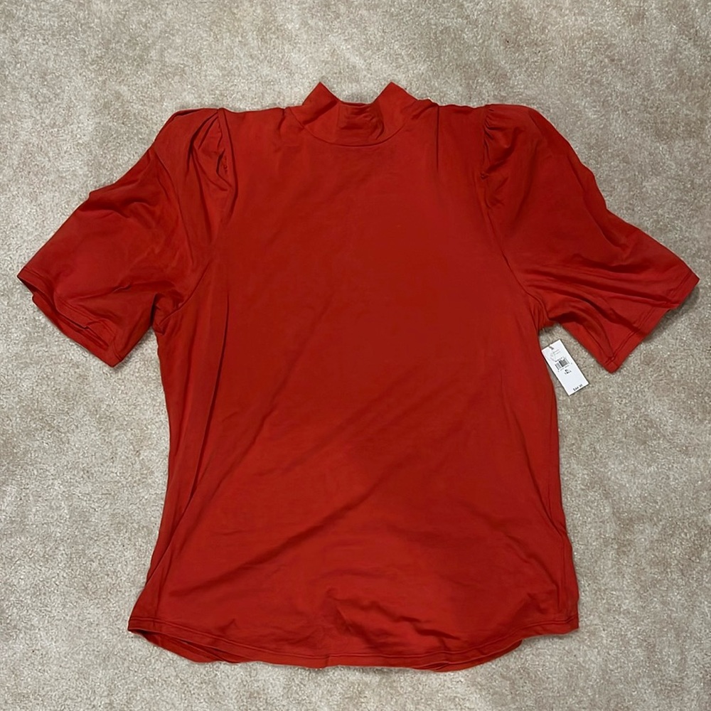 NWT Gap Feather Tee